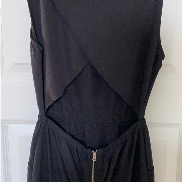 Urban Outfitters Open Back Black Dress - Picture 4 of 5